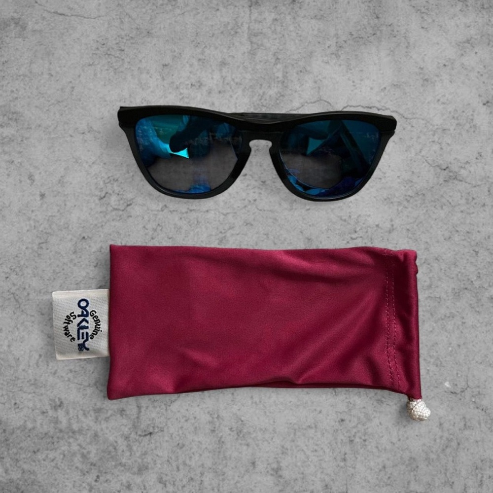 Oakley Frogskins Sunglasses Matte Black/ Prizm Sapphire (Low Bridge)
